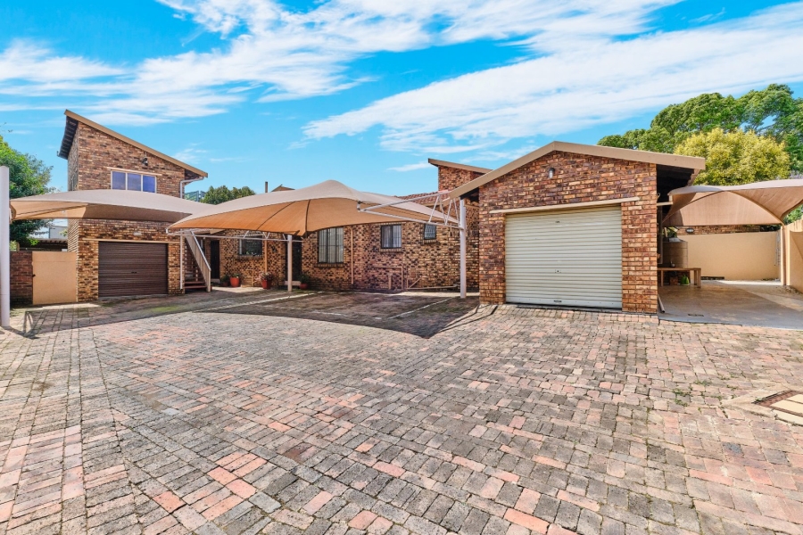 4 Bedroom Property for Sale in Allens Nek Gauteng