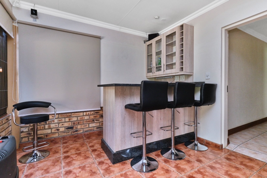 4 Bedroom Property for Sale in Allens Nek Gauteng