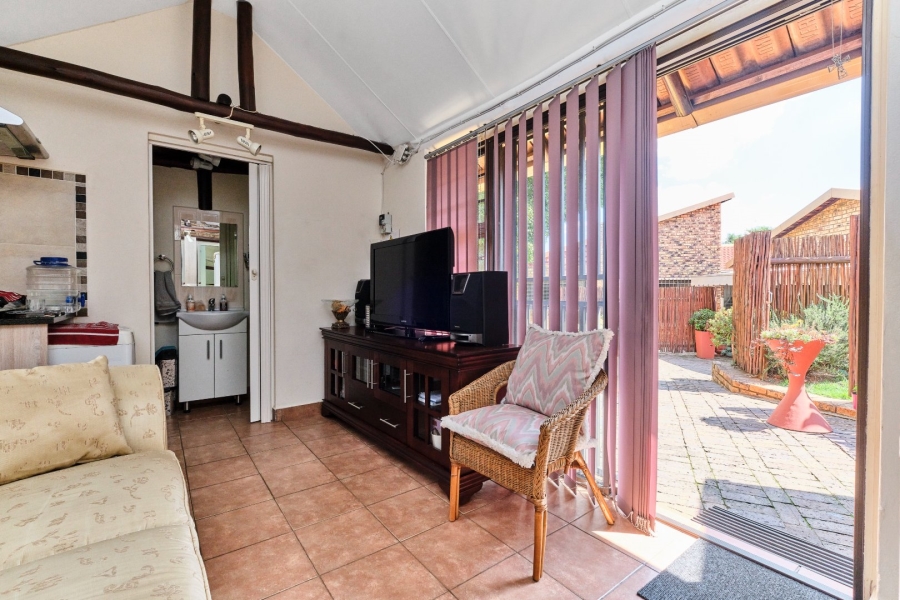 4 Bedroom Property for Sale in Allens Nek Gauteng