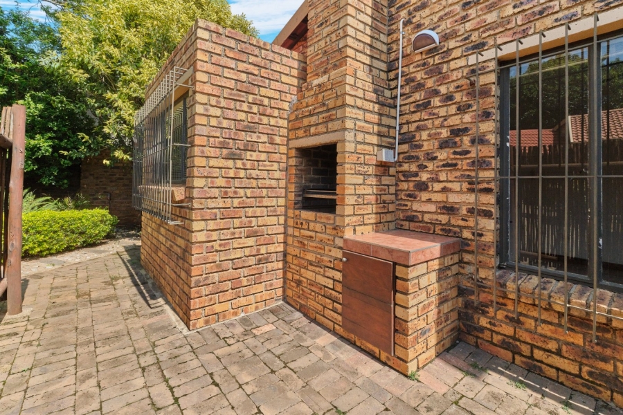 4 Bedroom Property for Sale in Allens Nek Gauteng