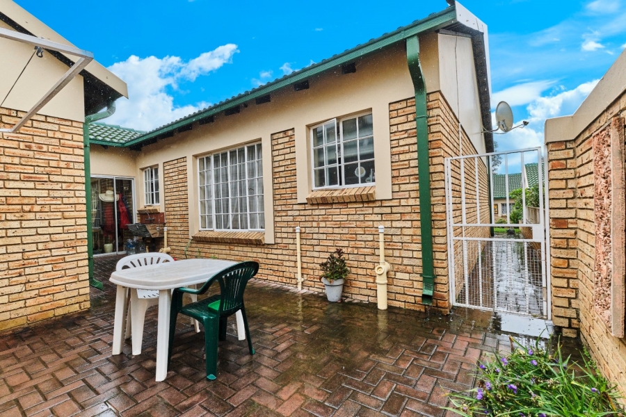 3 Bedroom Property for Sale in Honeydew Manor Gauteng