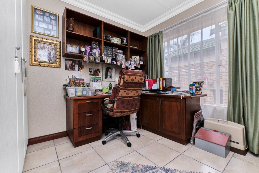 3 Bedroom Property for Sale in Honeydew Manor Gauteng