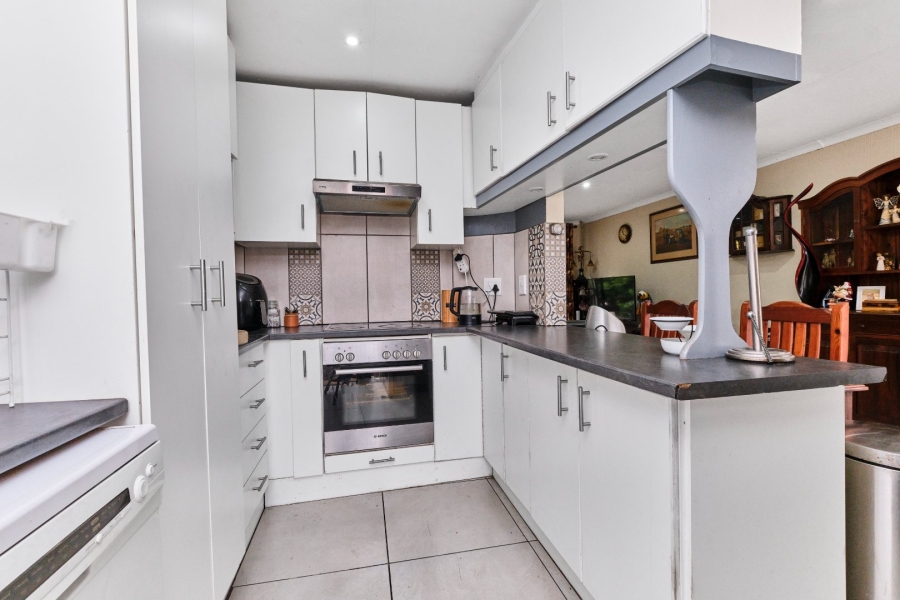 3 Bedroom Property for Sale in Northwold Gauteng