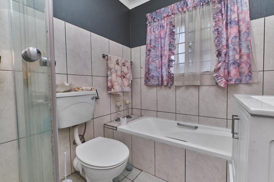 3 Bedroom Property for Sale in Northwold Gauteng