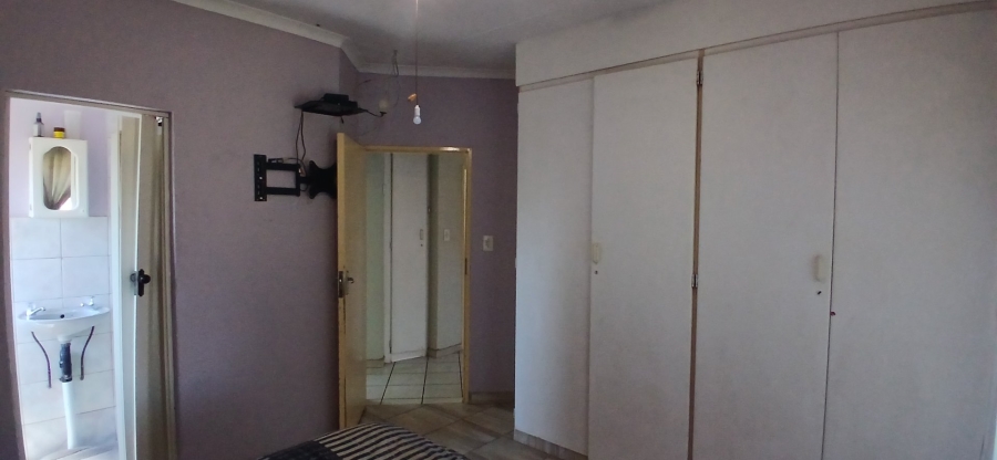 3 Bedroom Property for Sale in Heuweloord Gauteng