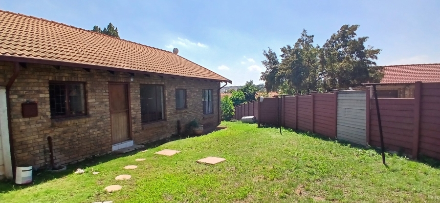 3 Bedroom Property for Sale in Heuweloord Gauteng