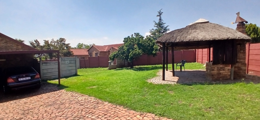 3 Bedroom Property for Sale in Heuweloord Gauteng