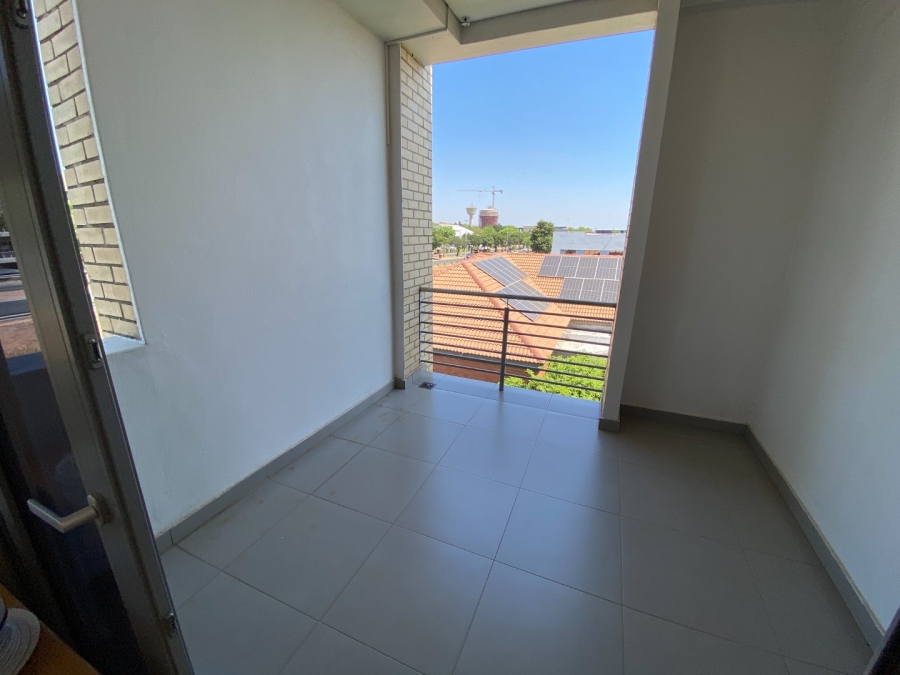 To Let commercial Property for Rent in Midridge Park Gauteng