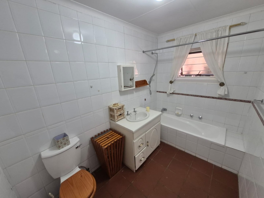 3 Bedroom Property for Sale in Wapadrand Gauteng