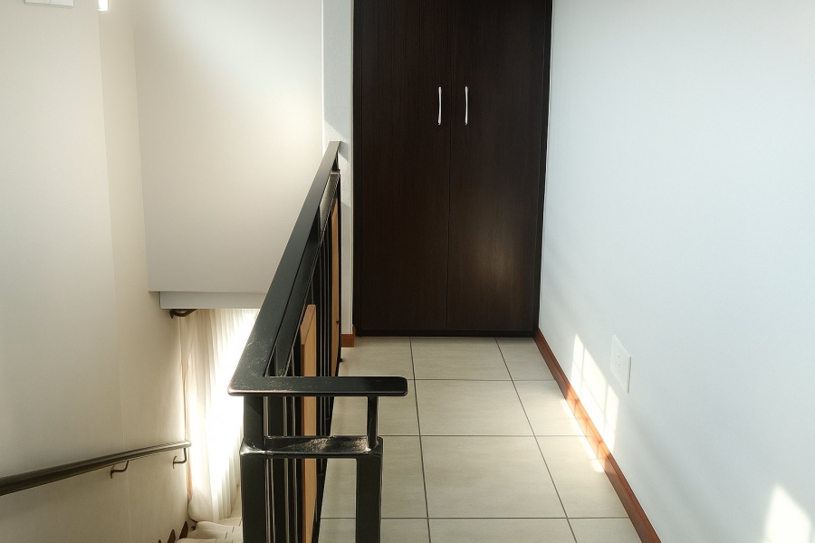 To Let 4 Bedroom Property for Rent in Noordwyk Gauteng