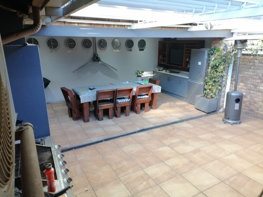 3 Bedroom Property for Sale in Wierdaglen Estate Gauteng