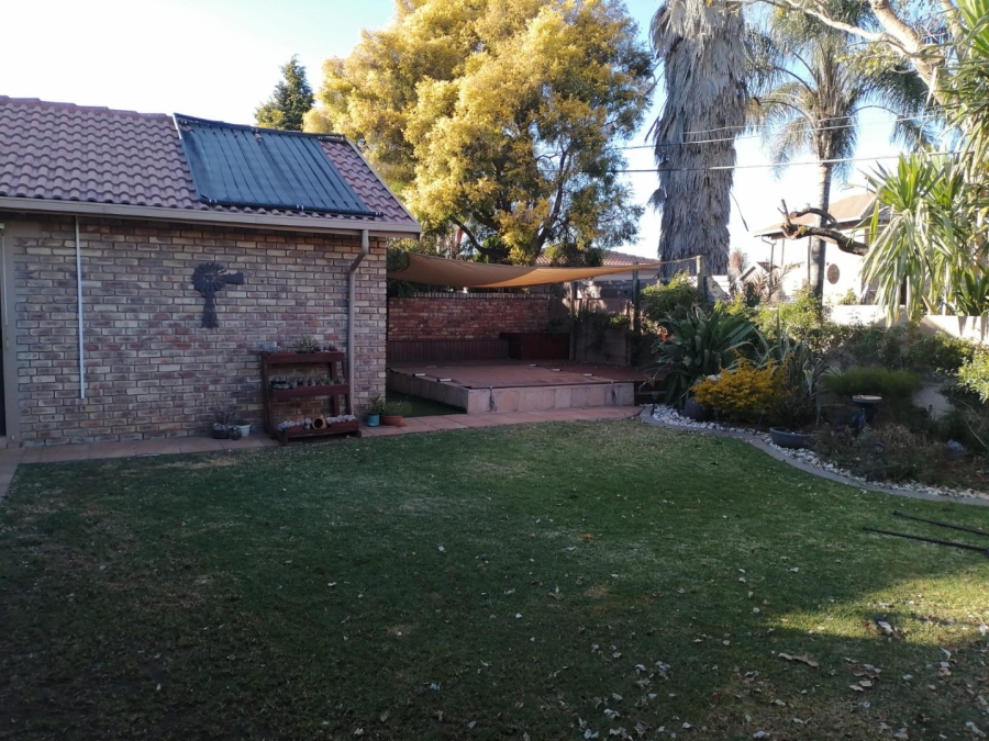 3 Bedroom Property for Sale in Wierdaglen Estate Gauteng