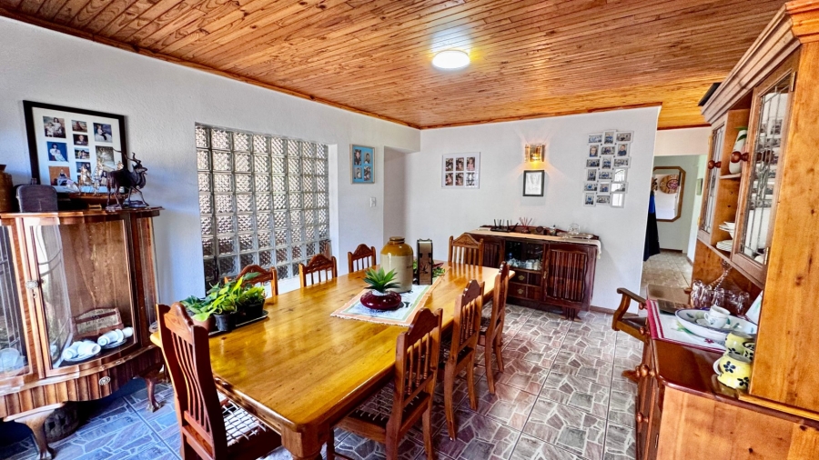 4 Bedroom Property for Sale in Eldoraigne Gauteng