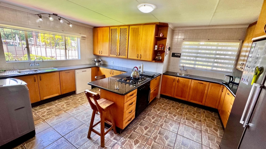 4 Bedroom Property for Sale in Eldoraigne Gauteng