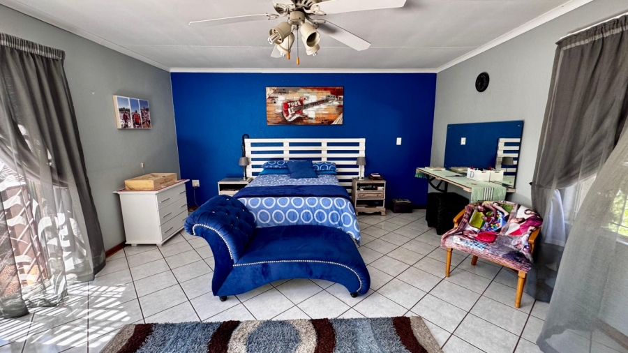 4 Bedroom Property for Sale in Eldoraigne Gauteng