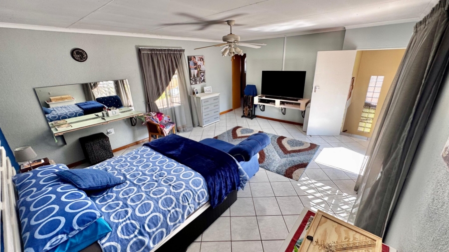 4 Bedroom Property for Sale in Eldoraigne Gauteng