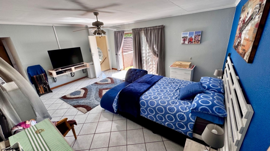 4 Bedroom Property for Sale in Eldoraigne Gauteng