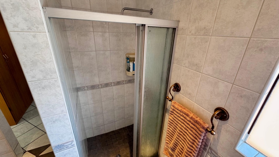 4 Bedroom Property for Sale in Eldoraigne Gauteng