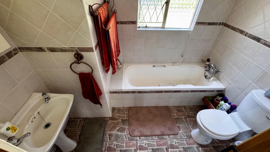 4 Bedroom Property for Sale in Eldoraigne Gauteng