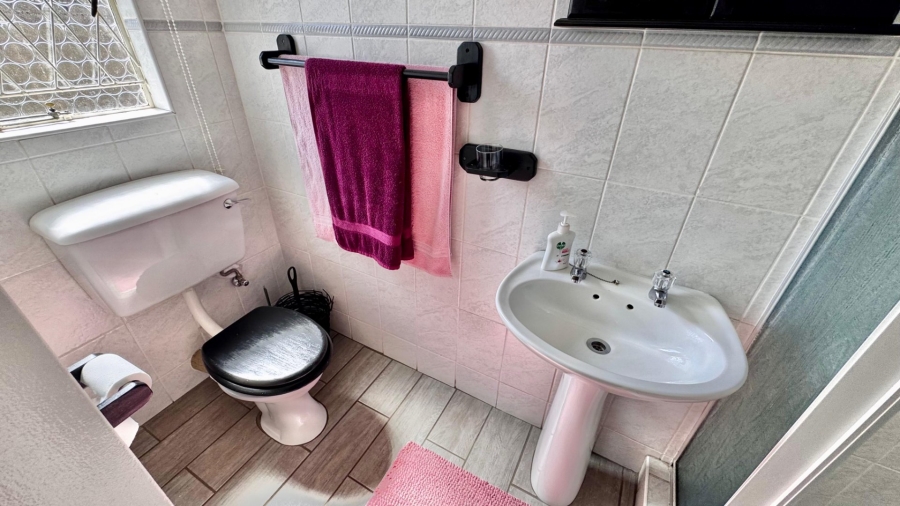 4 Bedroom Property for Sale in Eldoraigne Gauteng