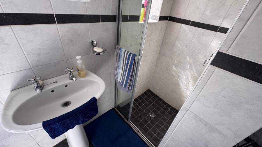 4 Bedroom Property for Sale in Eldoraigne Gauteng