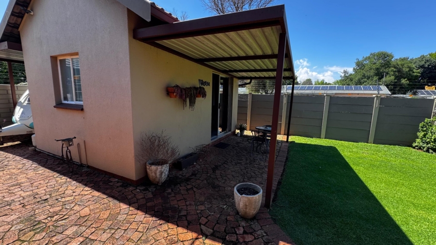 4 Bedroom Property for Sale in Eldoraigne Gauteng