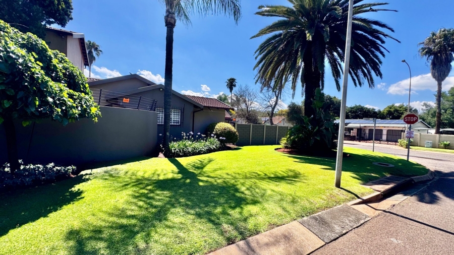 4 Bedroom Property for Sale in Eldoraigne Gauteng