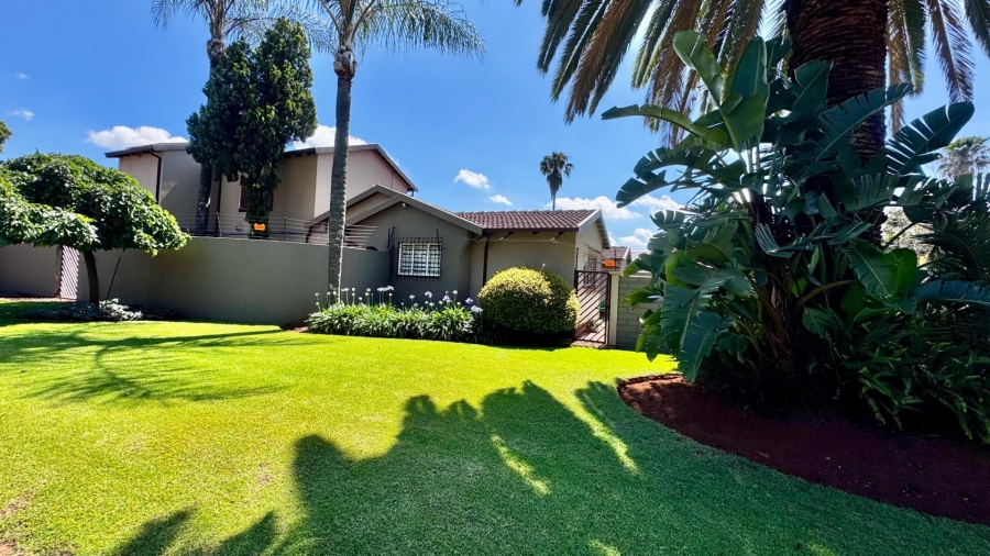 4 Bedroom Property for Sale in Eldoraigne Gauteng