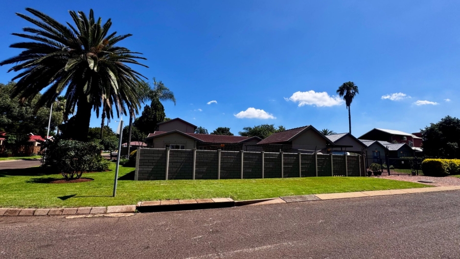 4 Bedroom Property for Sale in Eldoraigne Gauteng