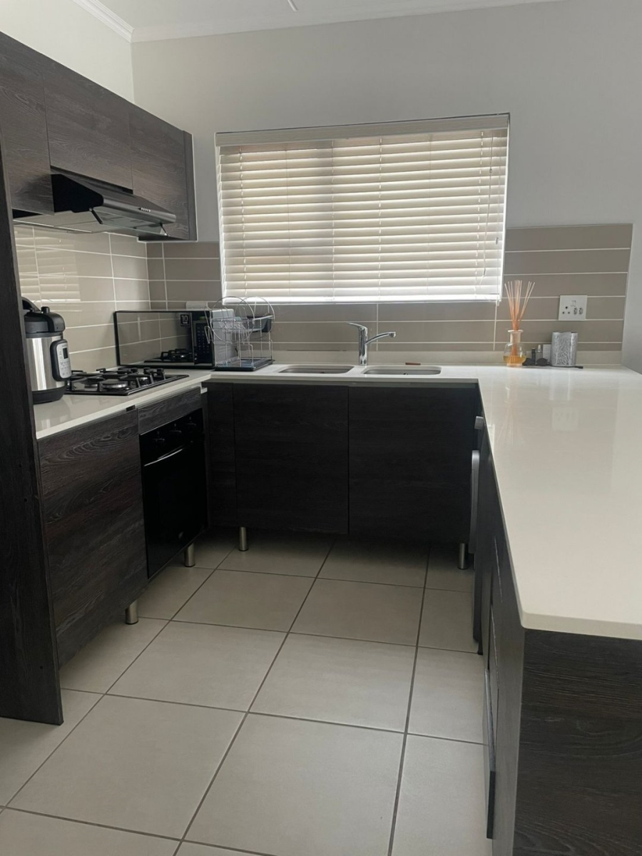 To Let 2 Bedroom Property for Rent in Olivedale Gauteng