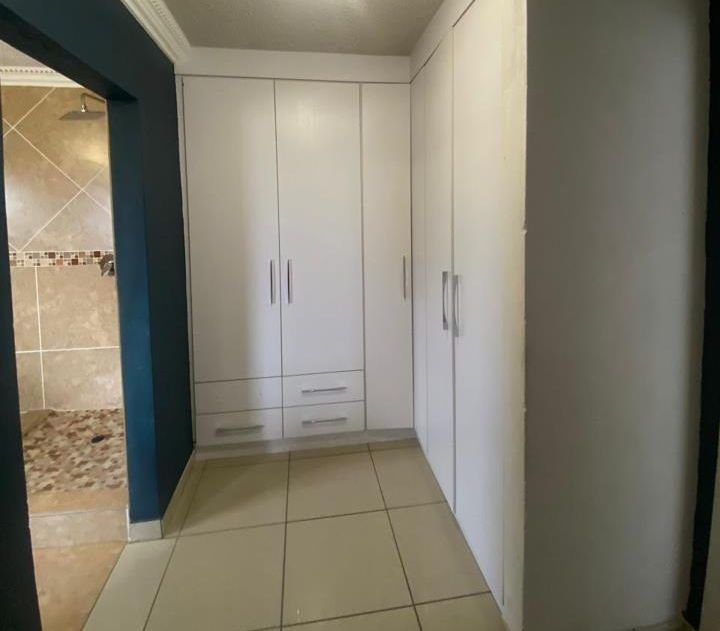 5 Bedroom Property for Sale in Proclamation Hill Gauteng