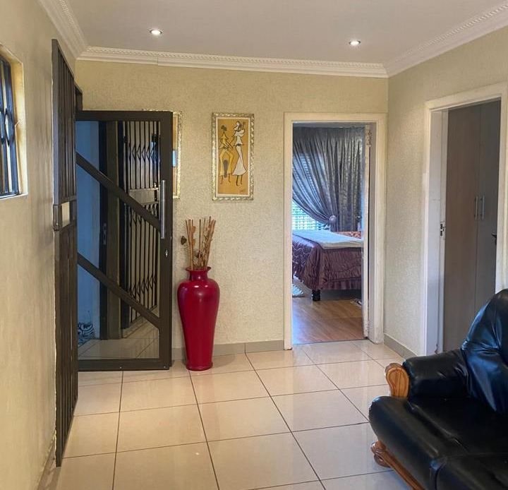 5 Bedroom Property for Sale in Proclamation Hill Gauteng