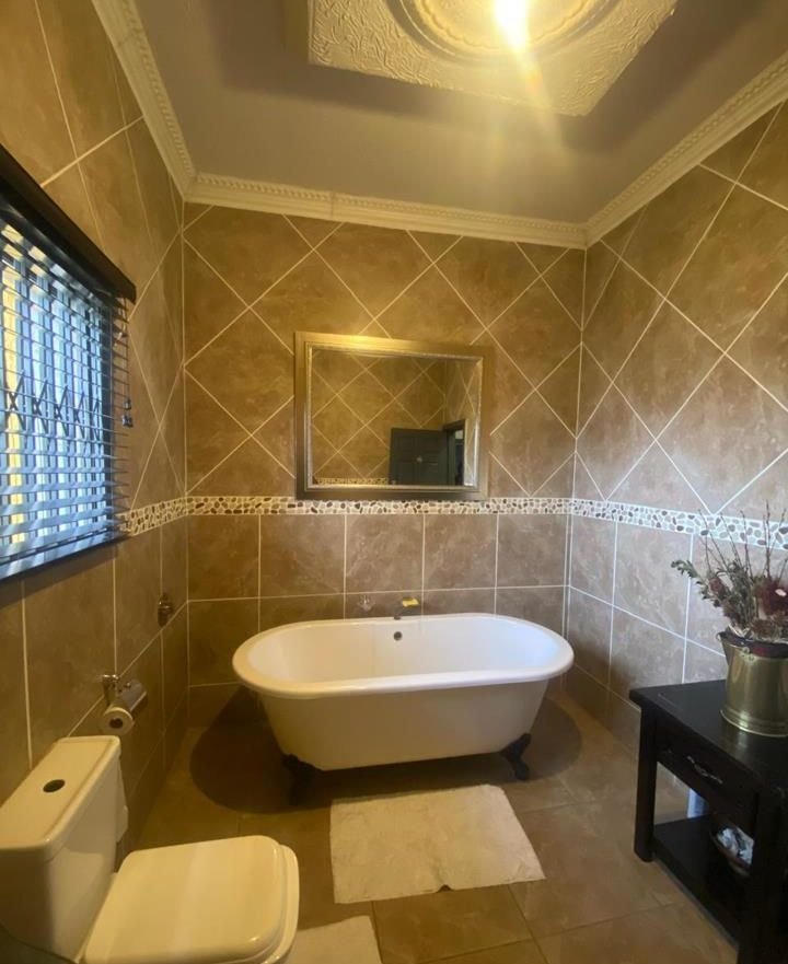 5 Bedroom Property for Sale in Proclamation Hill Gauteng