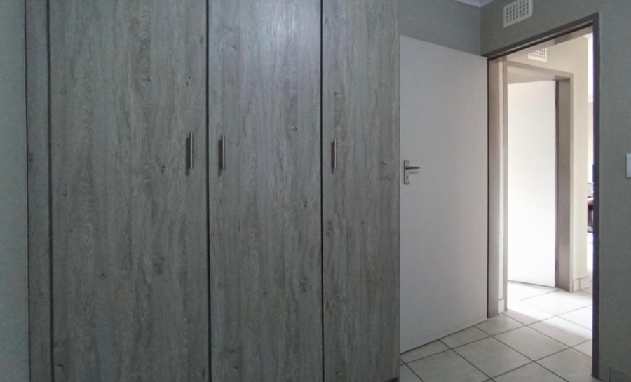  Bedroom Property for Sale in Heuwelsig Estate Gauteng