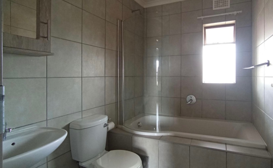  Bedroom Property for Sale in Heuwelsig Estate Gauteng