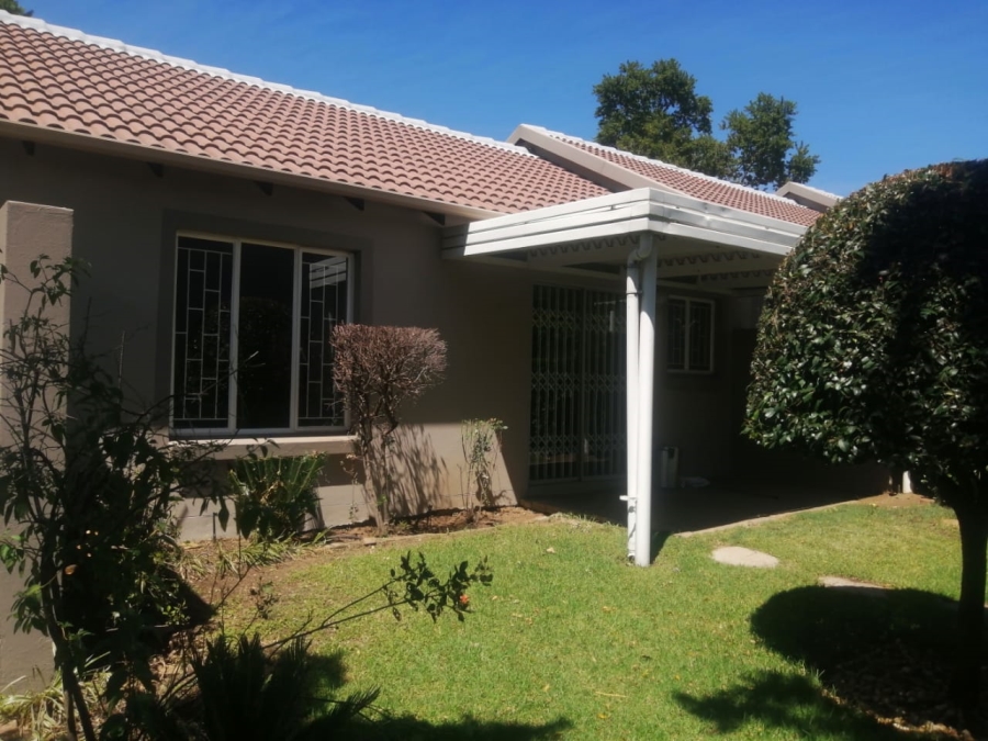 To Let 2 Bedroom Property for Rent in Greenstone Hill Gauteng