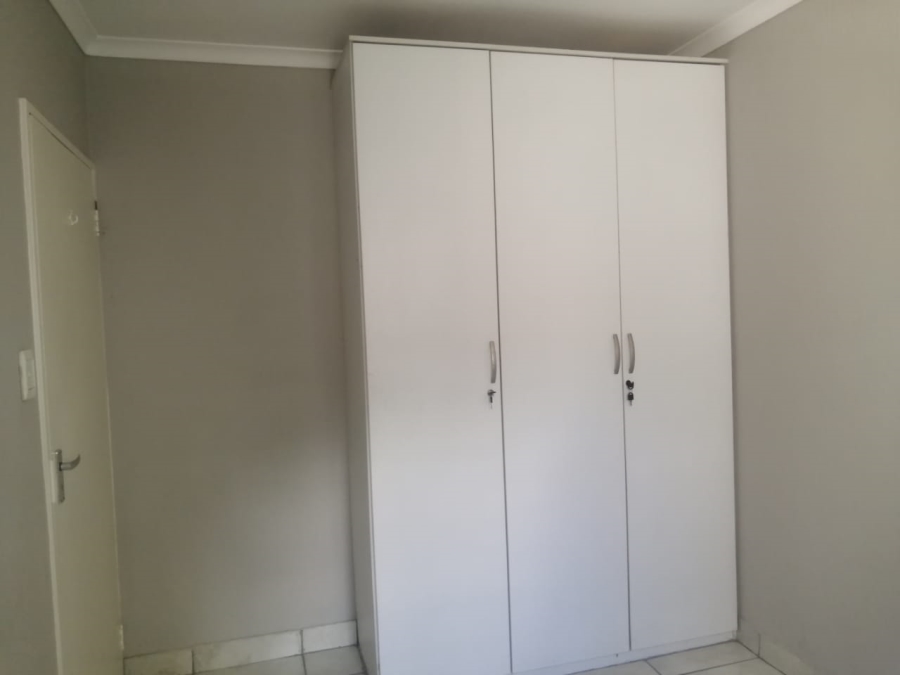 To Let 2 Bedroom Property for Rent in Greenstone Hill Gauteng