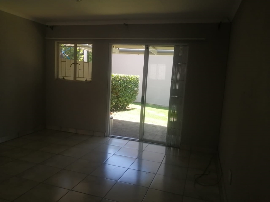 To Let 2 Bedroom Property for Rent in Greenstone Hill Gauteng