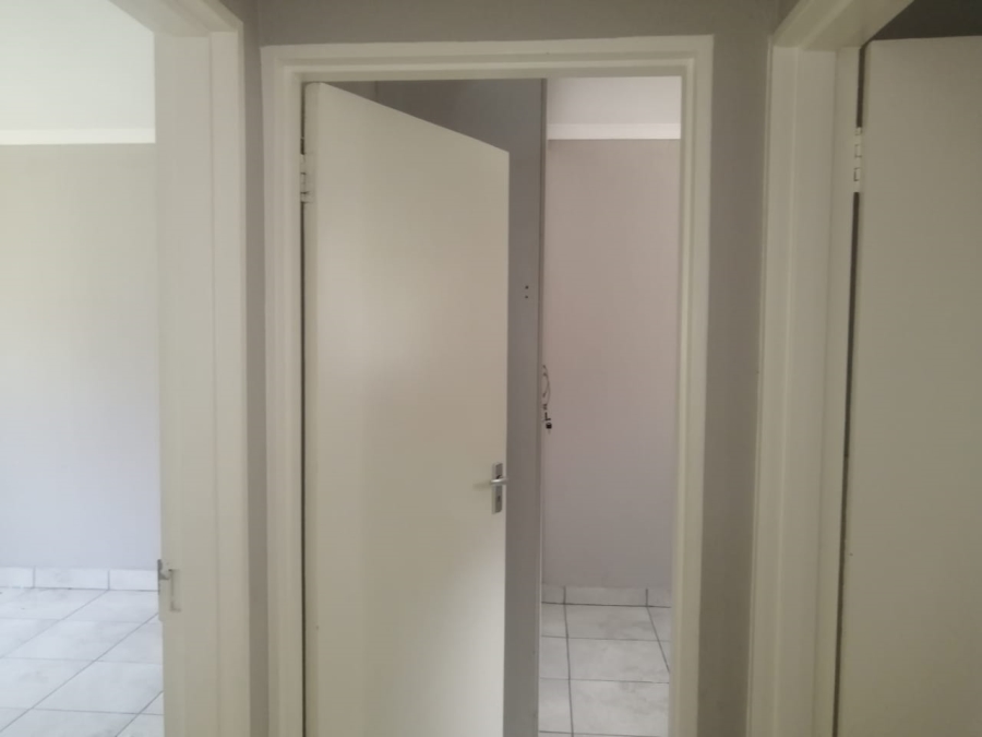 To Let 2 Bedroom Property for Rent in Greenstone Hill Gauteng