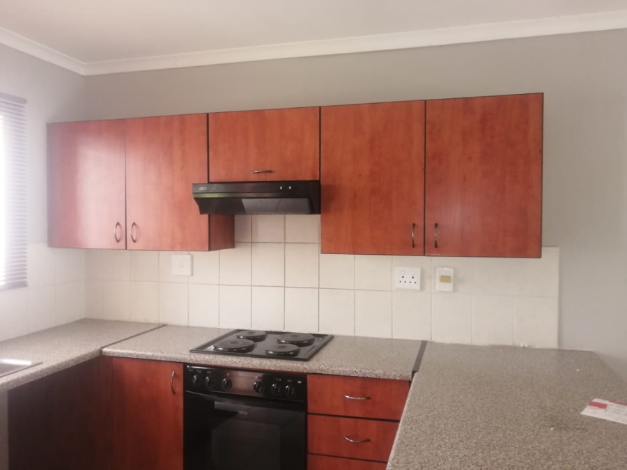 To Let 2 Bedroom Property for Rent in Greenstone Hill Gauteng