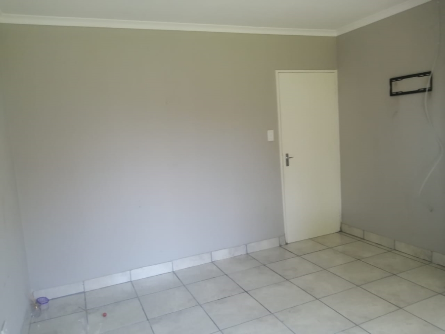 To Let 2 Bedroom Property for Rent in Greenstone Hill Gauteng