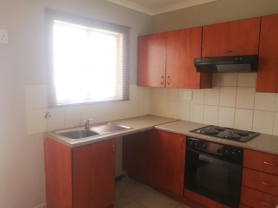 To Let 2 Bedroom Property for Rent in Greenstone Hill Gauteng