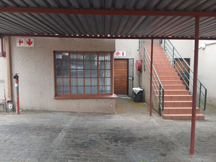 1 Bedroom Property for Sale in Upper Houghton Gauteng