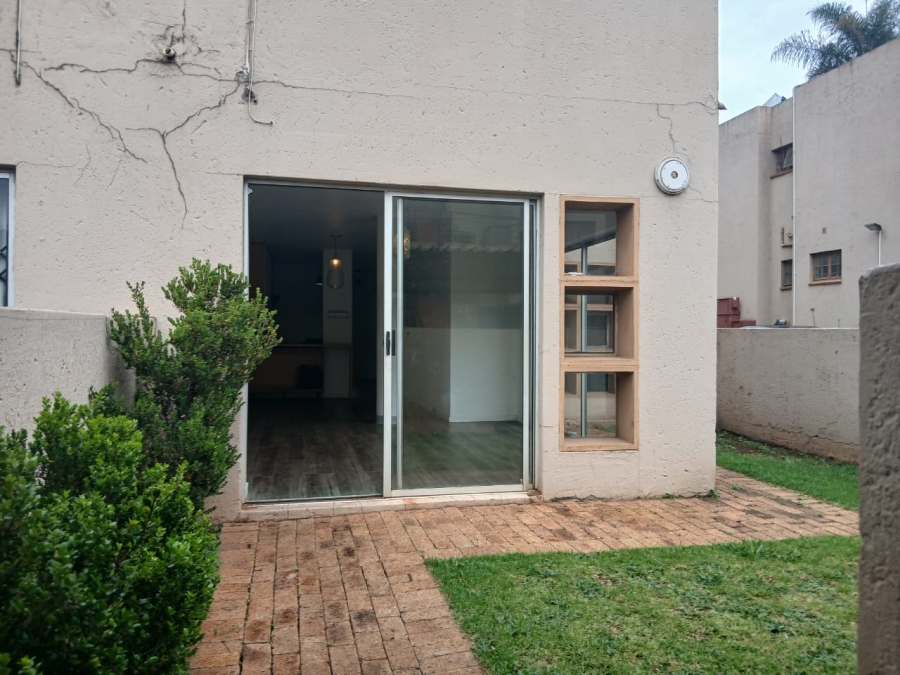 1 Bedroom Property for Sale in Upper Houghton Gauteng