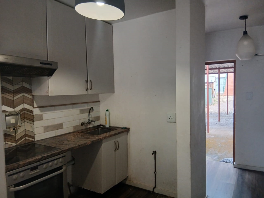 1 Bedroom Property for Sale in Upper Houghton Gauteng