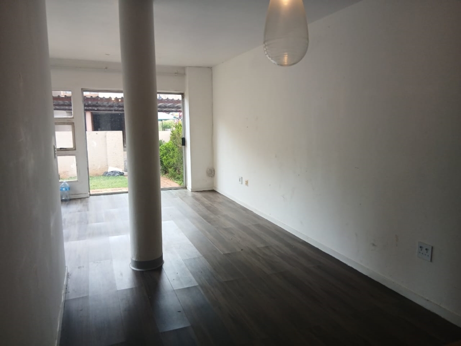 1 Bedroom Property for Sale in Upper Houghton Gauteng