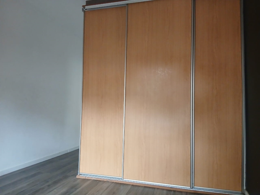 1 Bedroom Property for Sale in Upper Houghton Gauteng