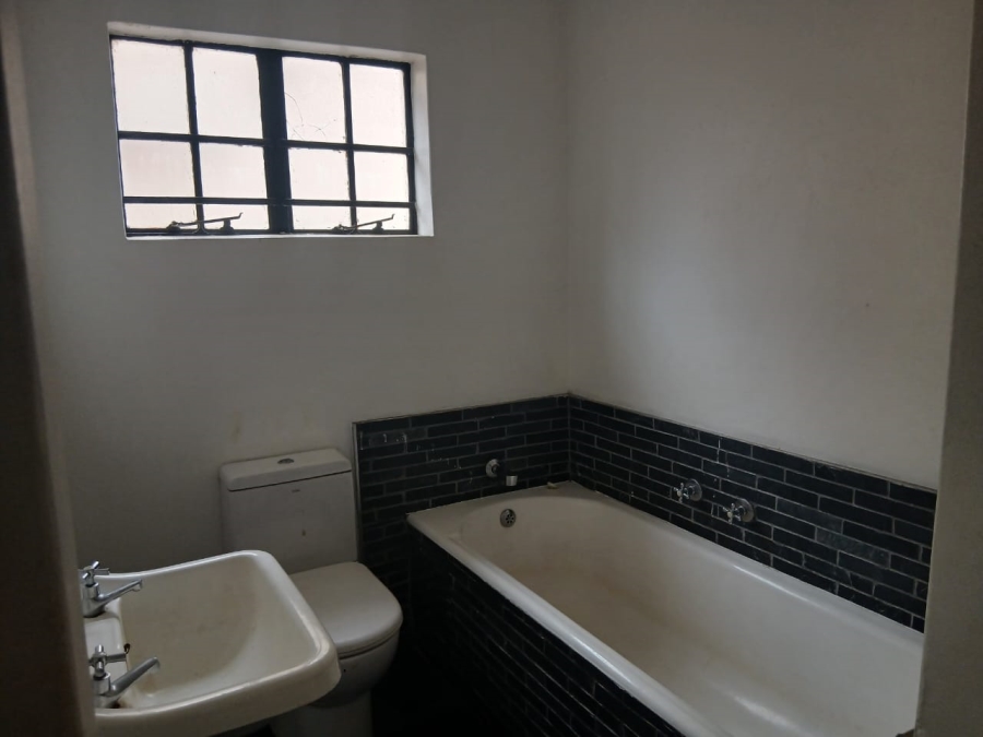1 Bedroom Property for Sale in Upper Houghton Gauteng