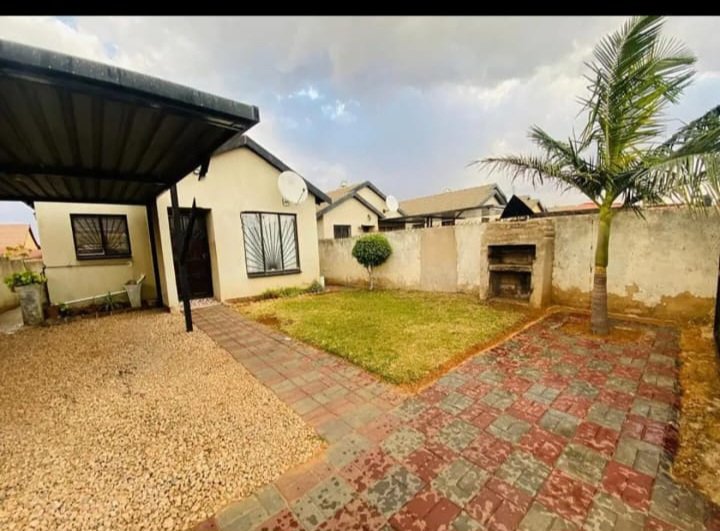 2 Bedroom Property for Sale in Soshanguve East Gauteng