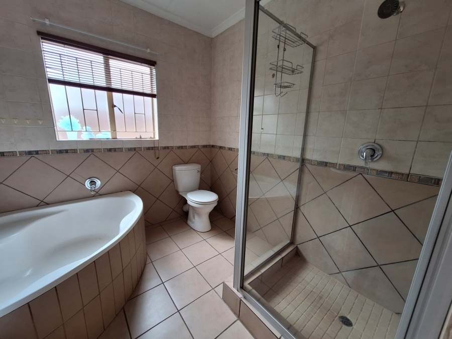 3 Bedroom Property for Sale in Thatchfield Estate Gauteng
